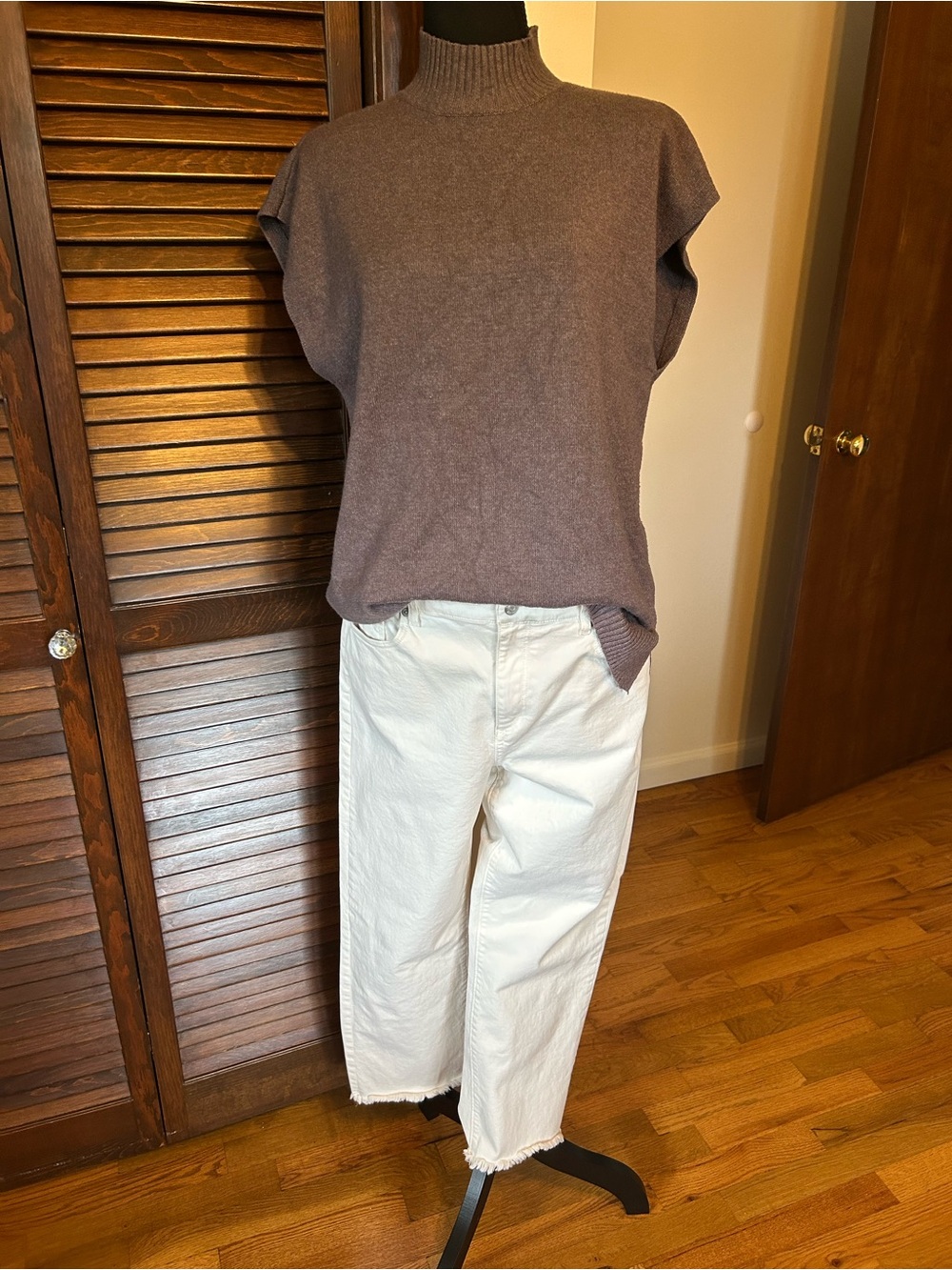 Cyrus Oversized Ribbed Mock Neck Sleeveless Sweater Brown Size Small